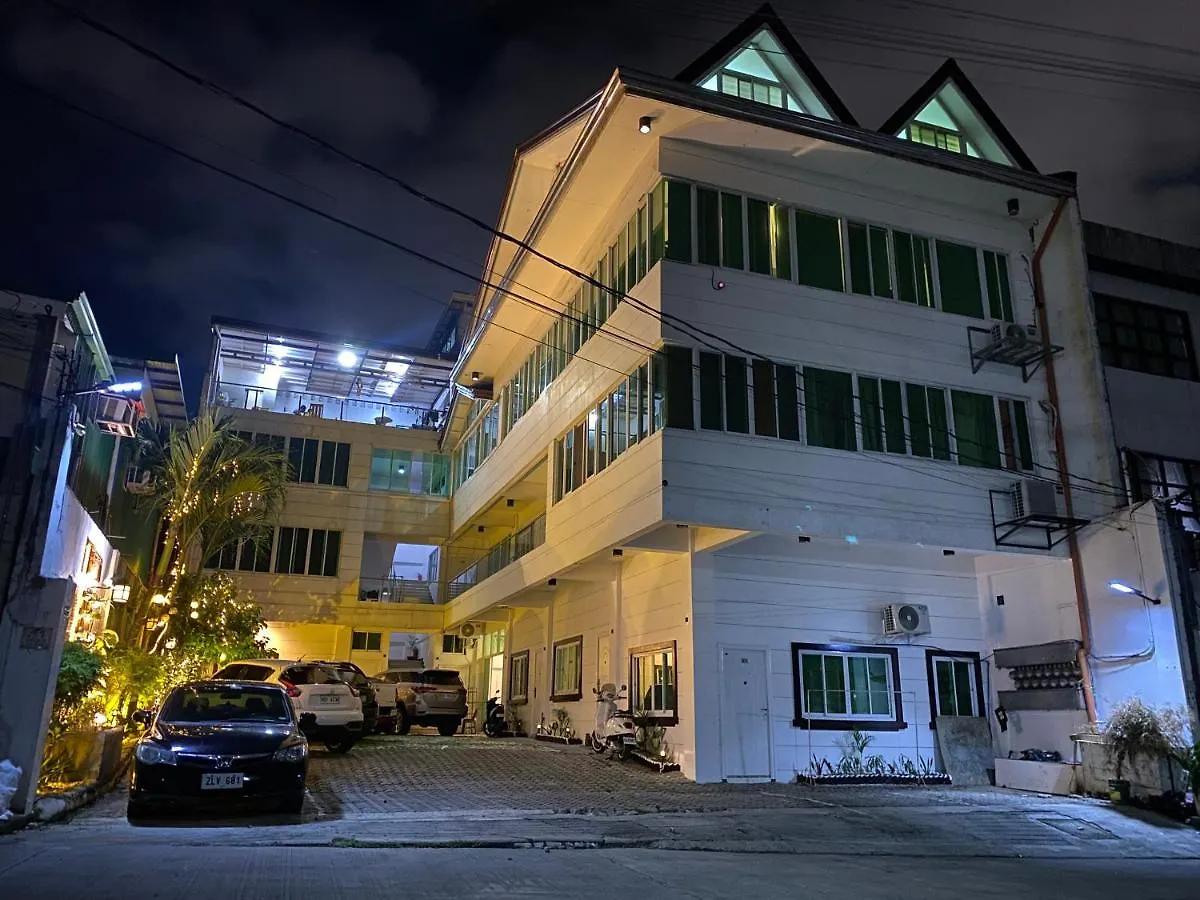 1-Br Spacious Lofted Apartment Near Bgc Taguig City Manila 0*,  Philippines