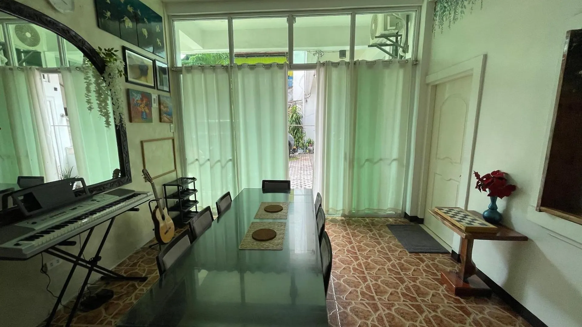 1-Br Spacious Lofted Apartment Near Bgc Taguig City Manila 0*,